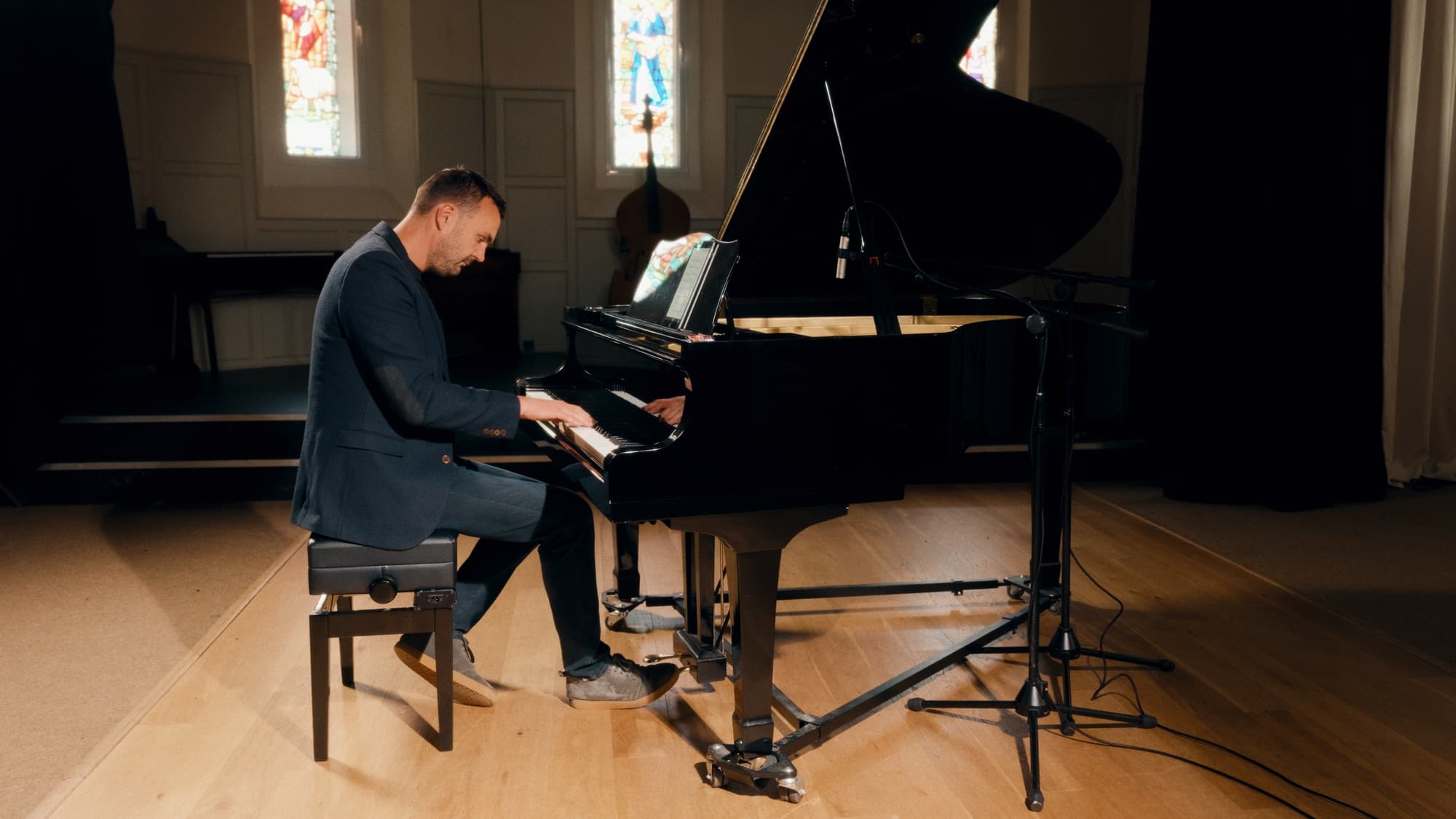 Ceremony: Phil Richardson at the piano